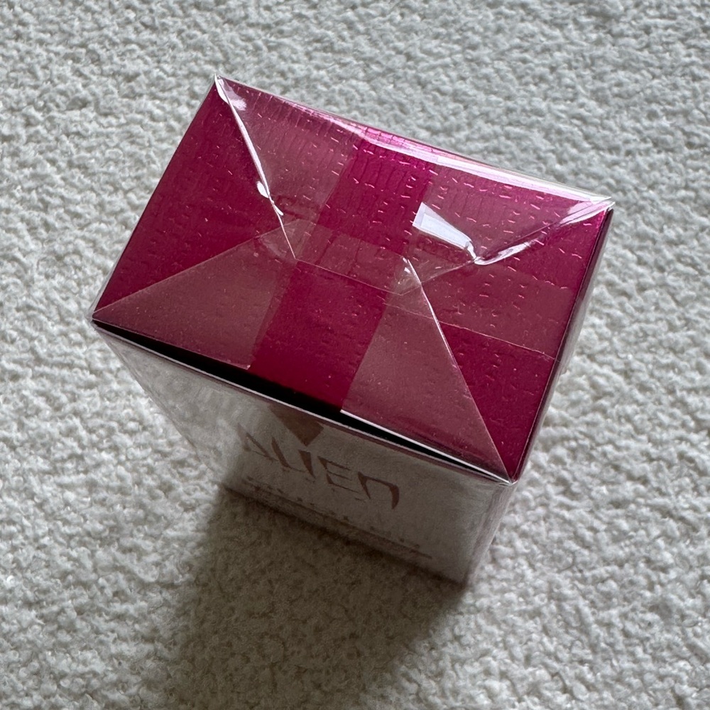 1 oz. Alien Pulp Eau de Parfum Fruity - Picture 3 of 3
